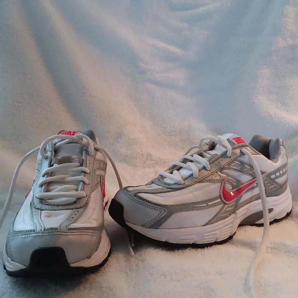 Nike Womens White Pink Swoosh Running Shoes Size 7